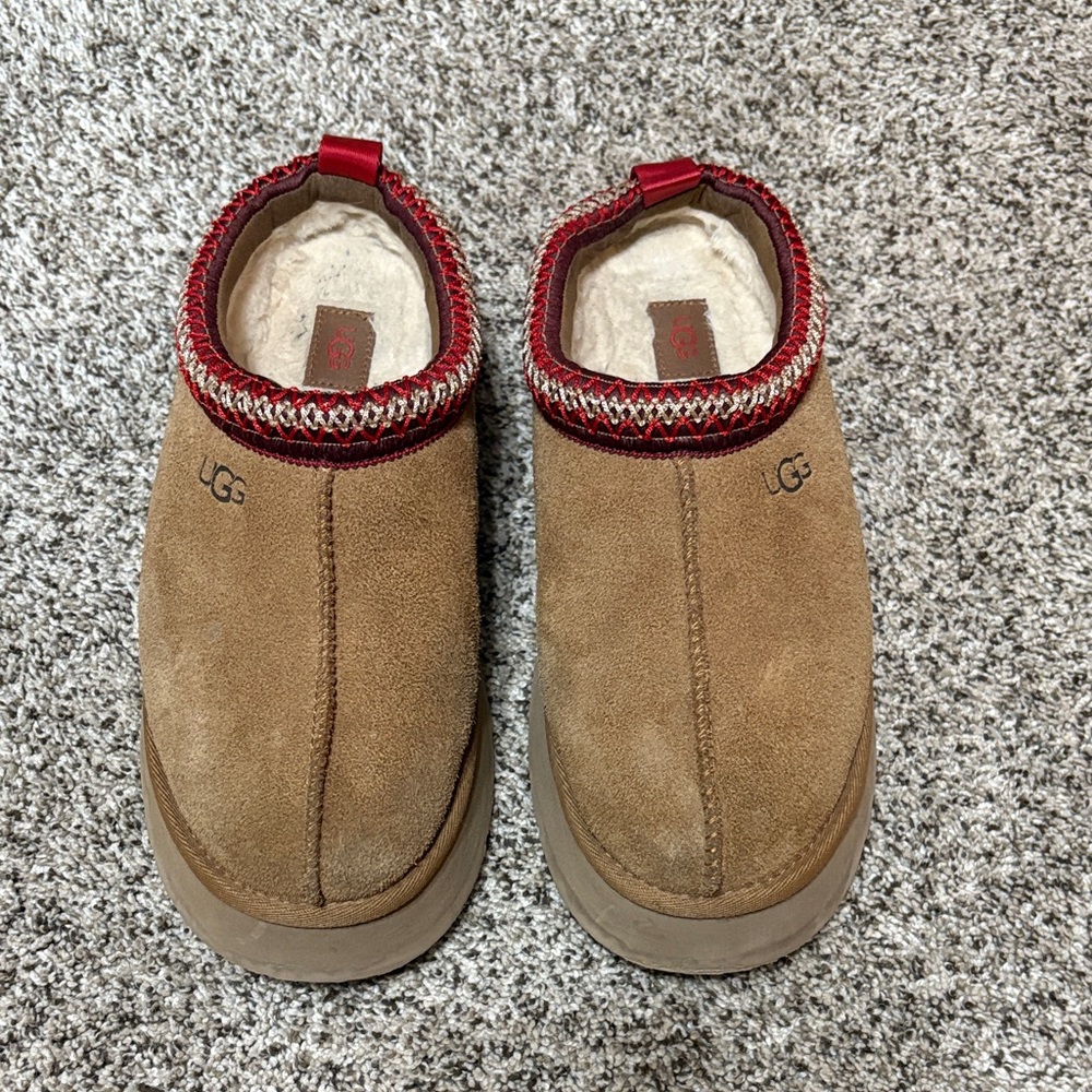 UGG Women’s Tasman Chestnut Slip-On Suede Clog - Chestnut with Red Trim